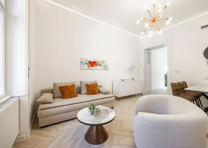 Classy & Cozy Dream In The Center Of Apartmán