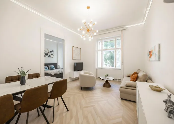 Classy & Cozy Dream In The Center Of *